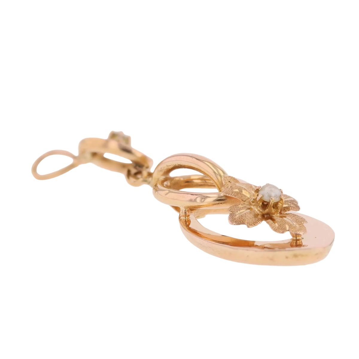 Rose gold and pearl pendant