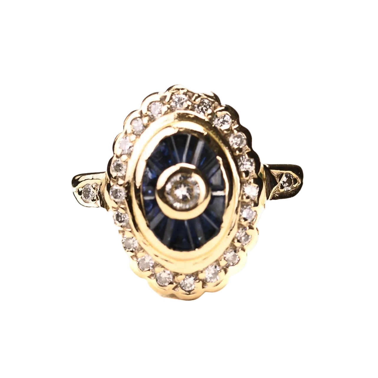Entourage Ring in yellow gold, sapphires and diamonds
