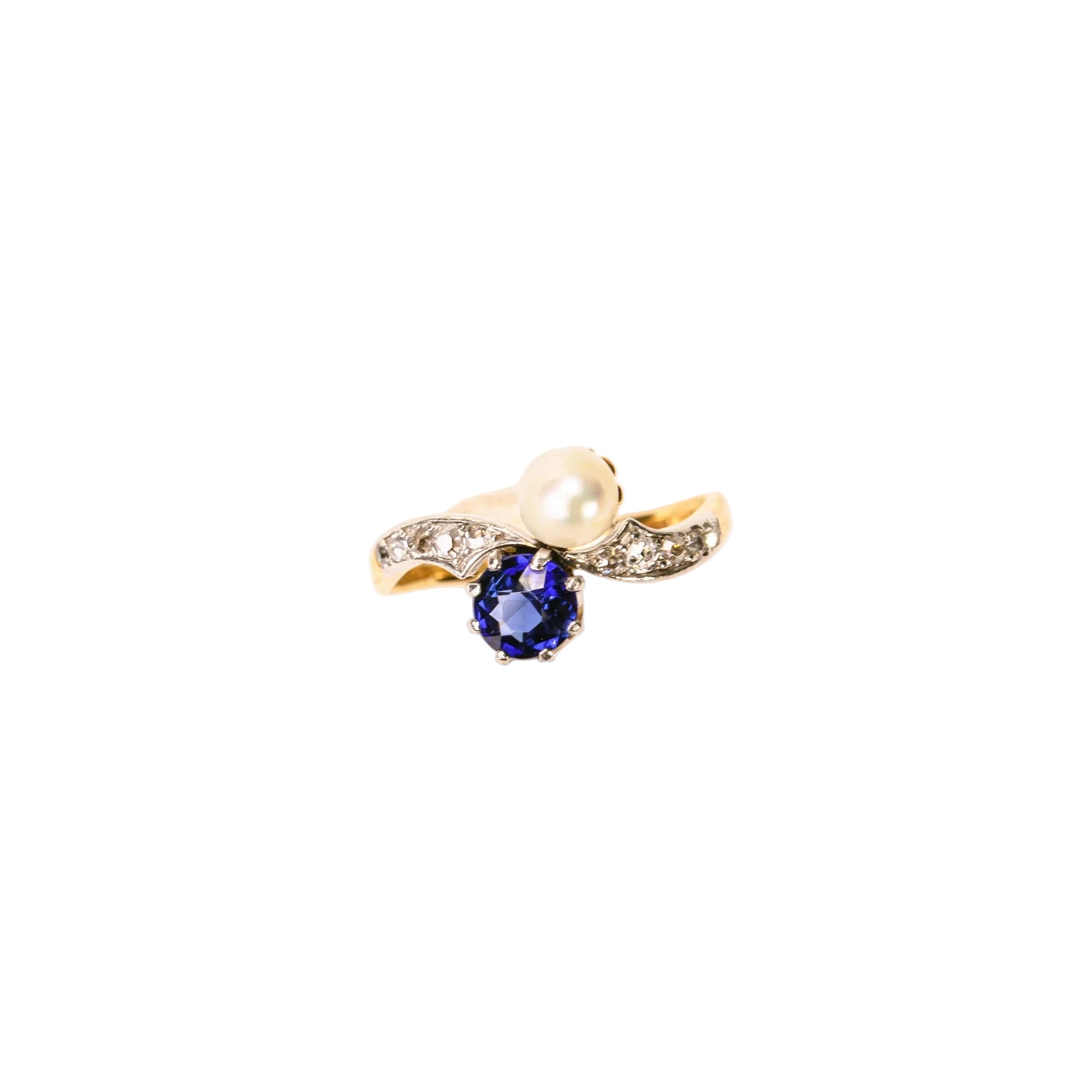 "Toi et Moi" Ring in yellow gold, platinum, sapphire, and cultured pearl