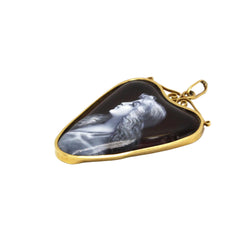 Yellow gold and Enamel pendant