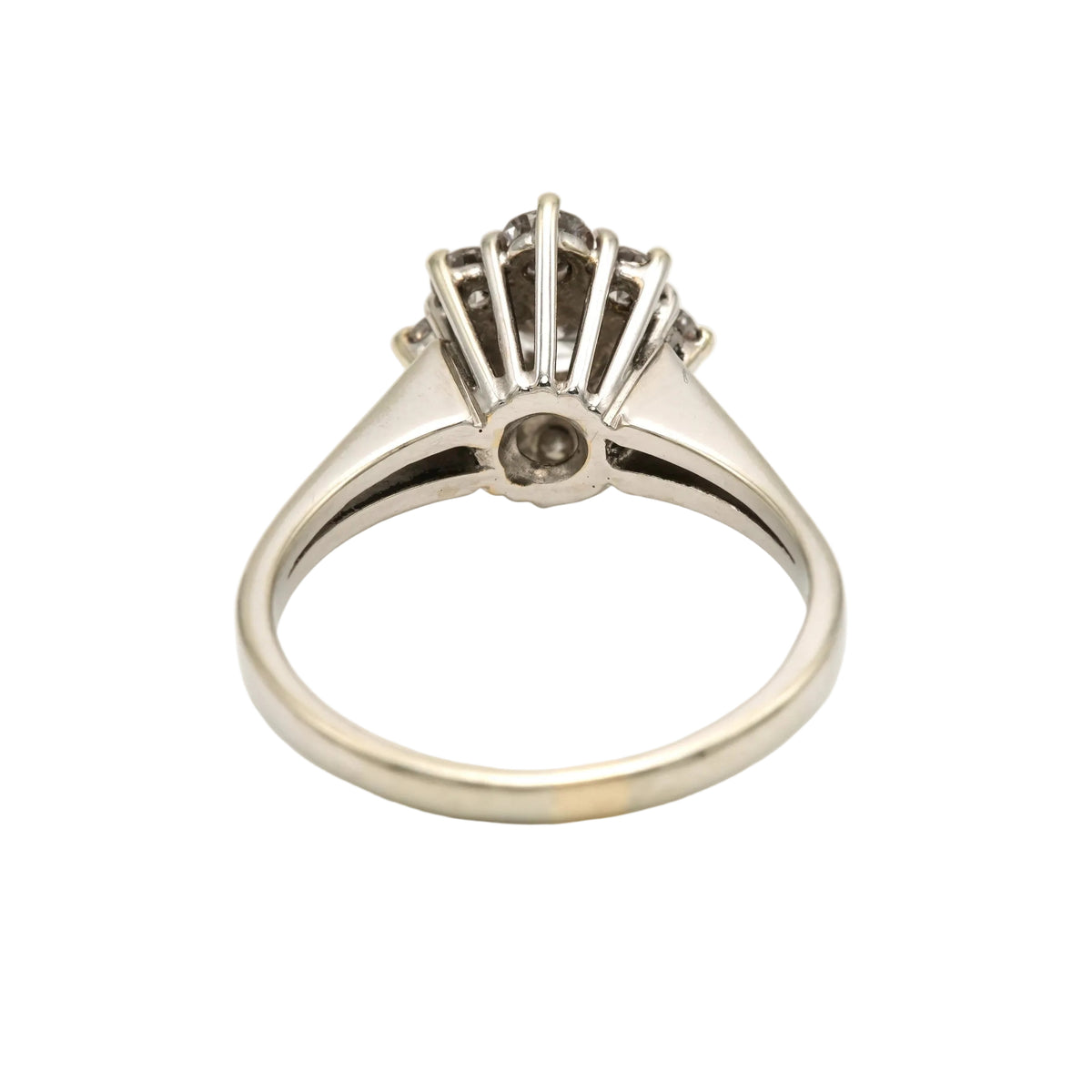 "Entourage" Ring in White Gold and Diamonds