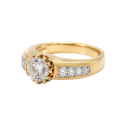 Yellow Gold Solitaire Ring with Diamond
