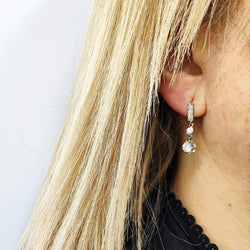 Lever-back earrings in white gold, yellow gold and diamonds