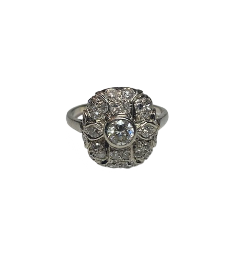 Entourage Ring in Platinum and Diamonds