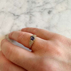 Ring sapphire and diamonds