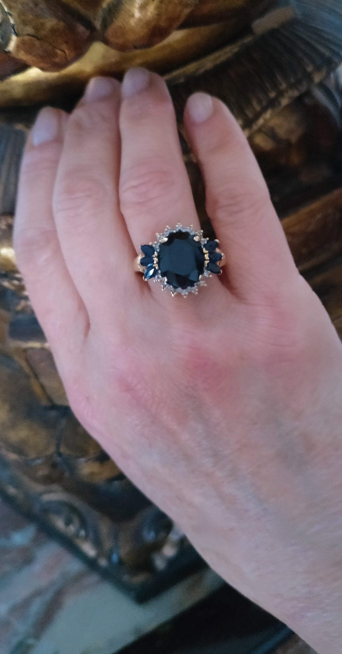 Ring Marguerite in yellow gold, sapphires and diamonds