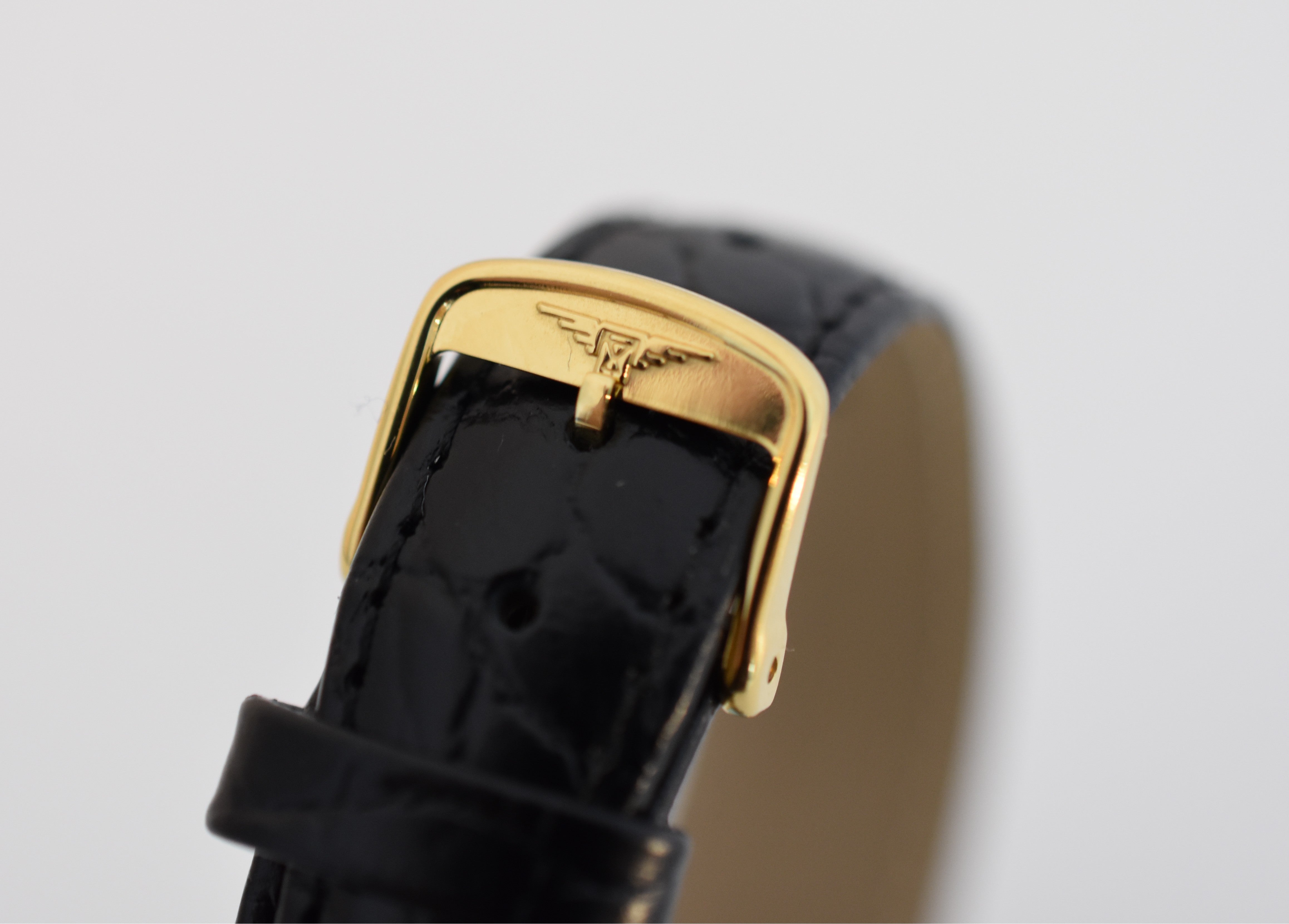 Longines "Classic Man", Calibre mécanique 420, or jaune 18 carats 750/000, Circa 1968