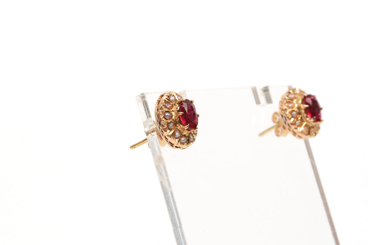 Yellow Gold Stud Earrings with Pearls and Rubies