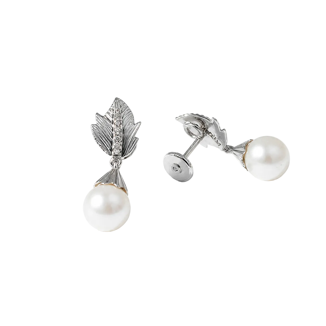 White gold earrings with pearls and diamonds
