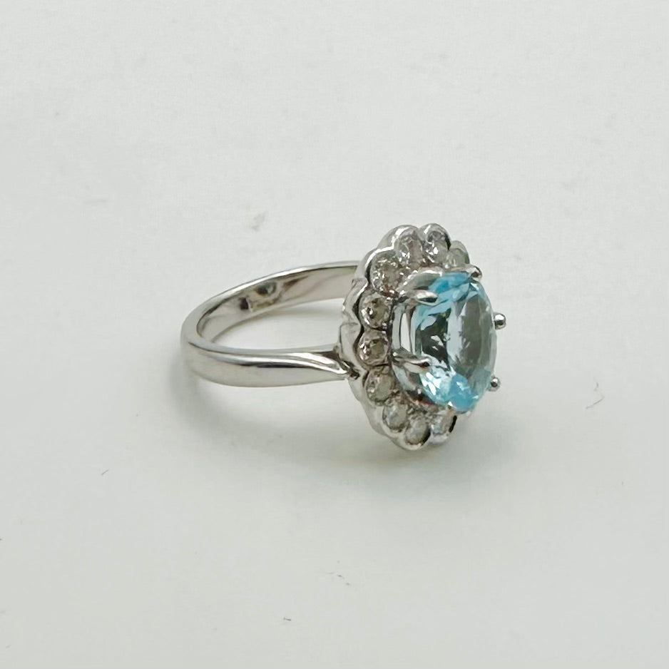 Bague Marguerite en or blanc, aigue-marine et diamants