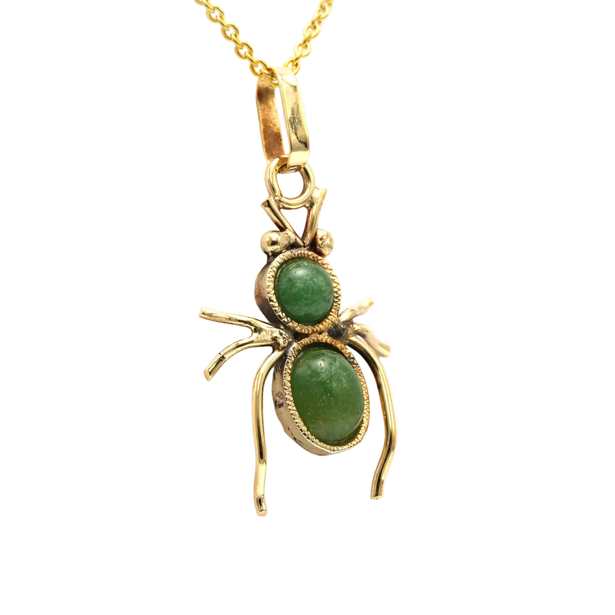 Yellow gold and aventurine pendant