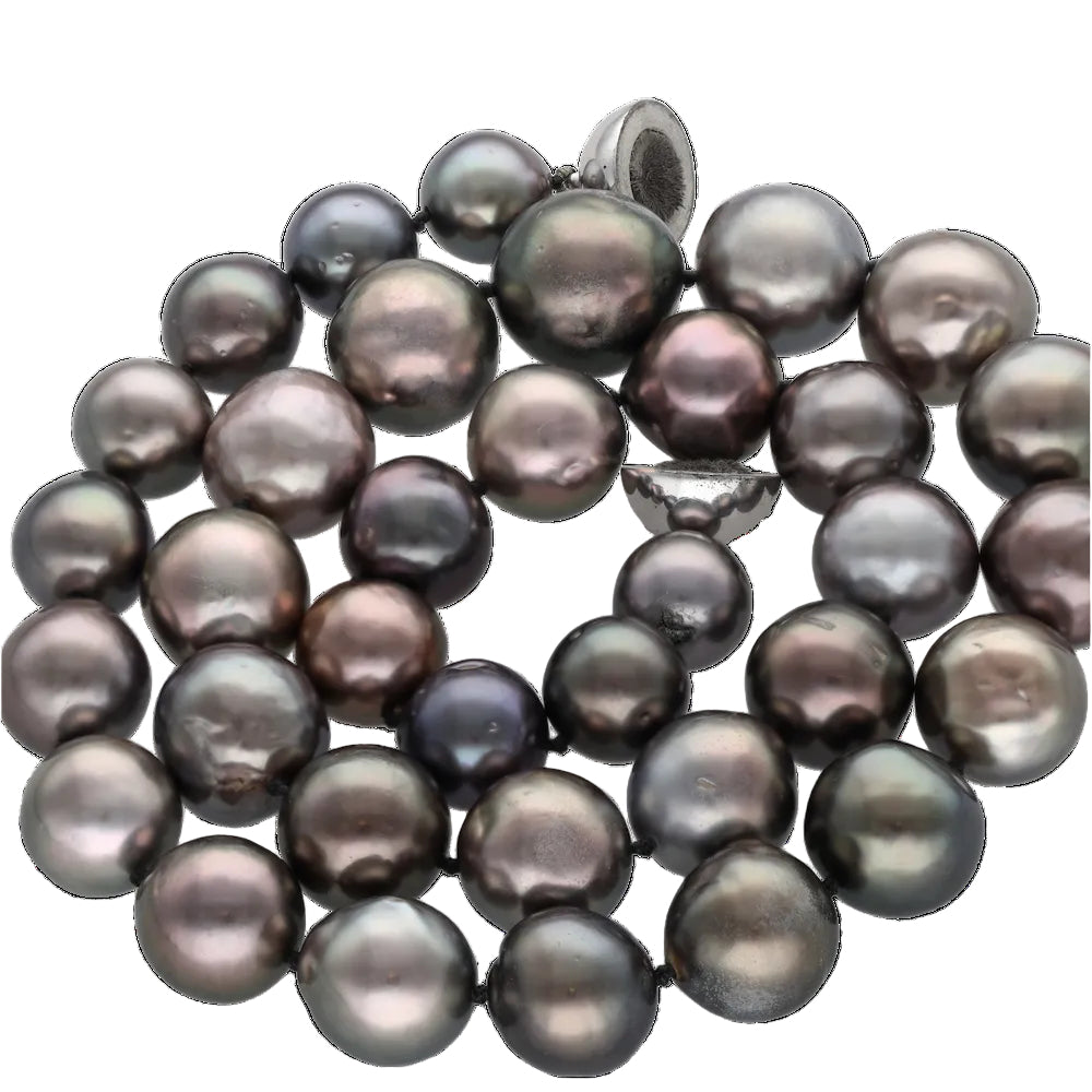 TECLA Pearl Necklace in Pearls