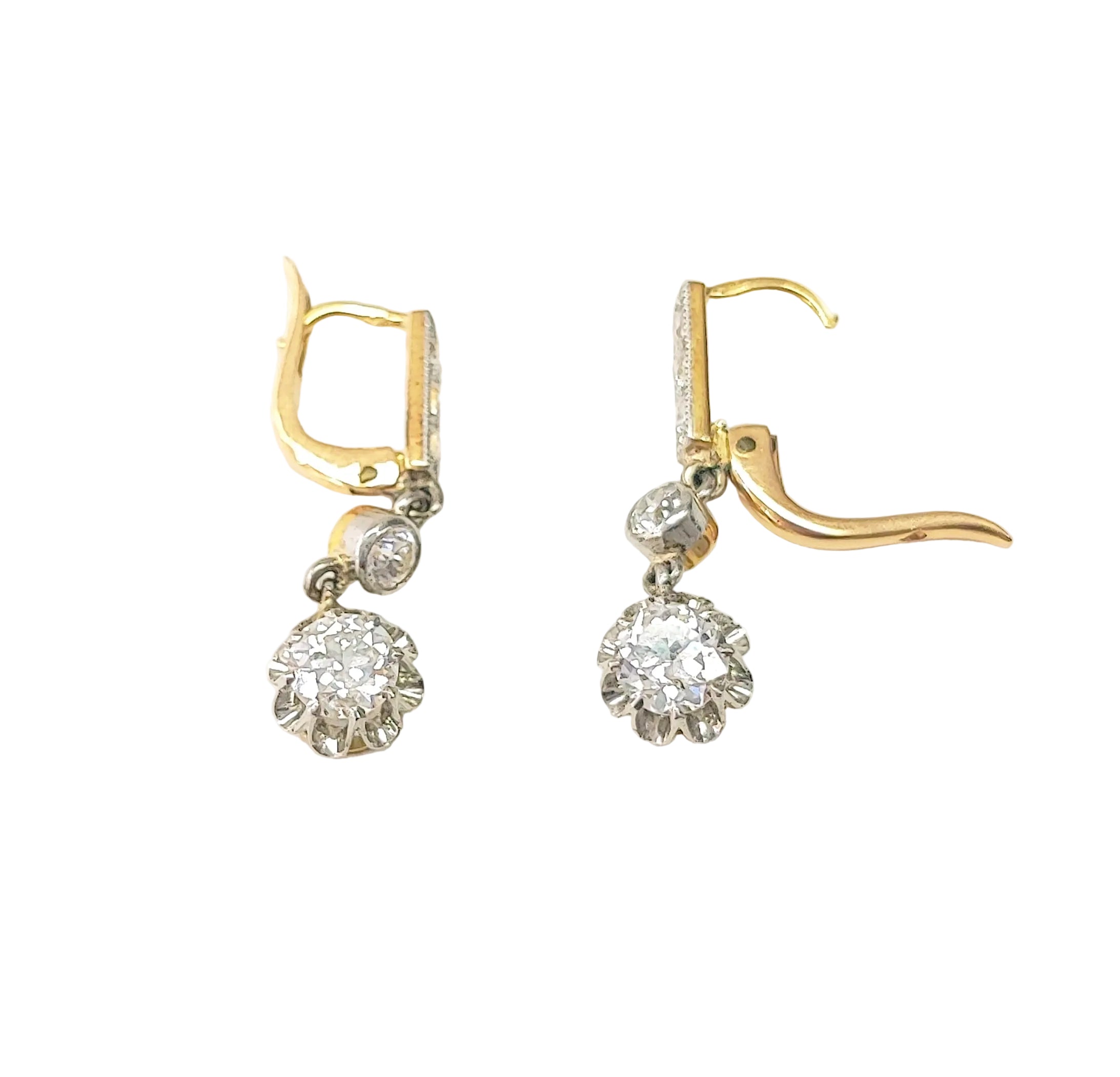 Lever-back earrings in white gold, yellow gold and diamonds