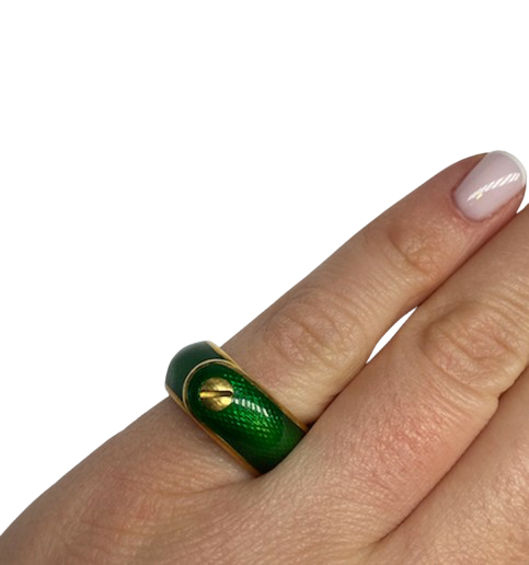 VAN CLEEF & ARPELS 18K Gold and Enamel Ring (SIZE 48)