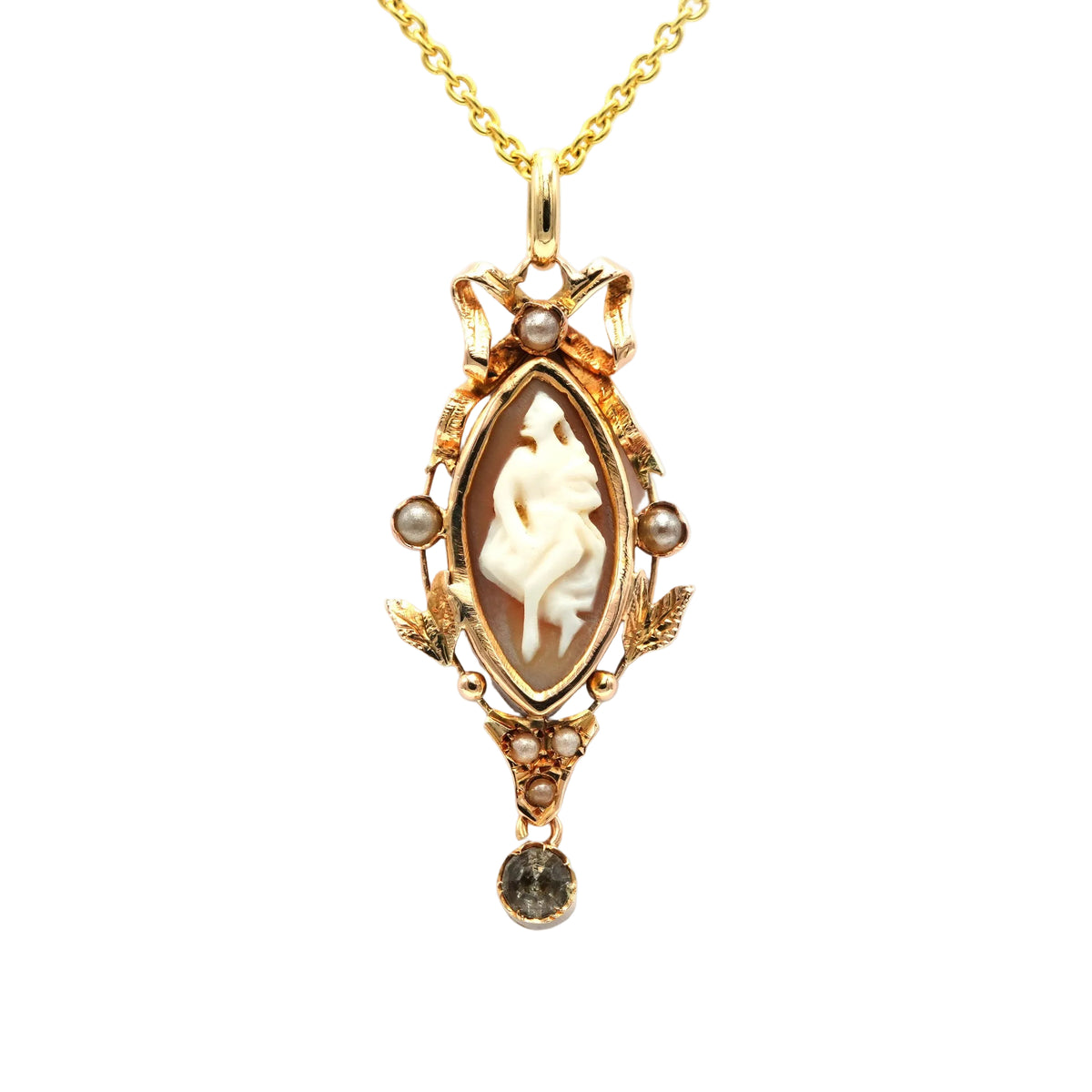 Yellow gold pendant with a pearl cameo and rhinestones