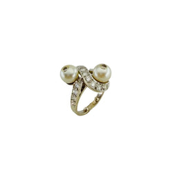 "Toi et Moi" Ring in White Gold, Pearls, and Diamonds
