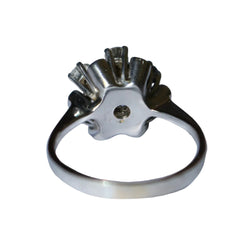 Bague Marguerite en or blanc, saphir, et diamants