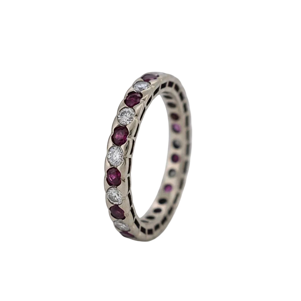 Wedding band ring in white gold with Ruby and Diamonds