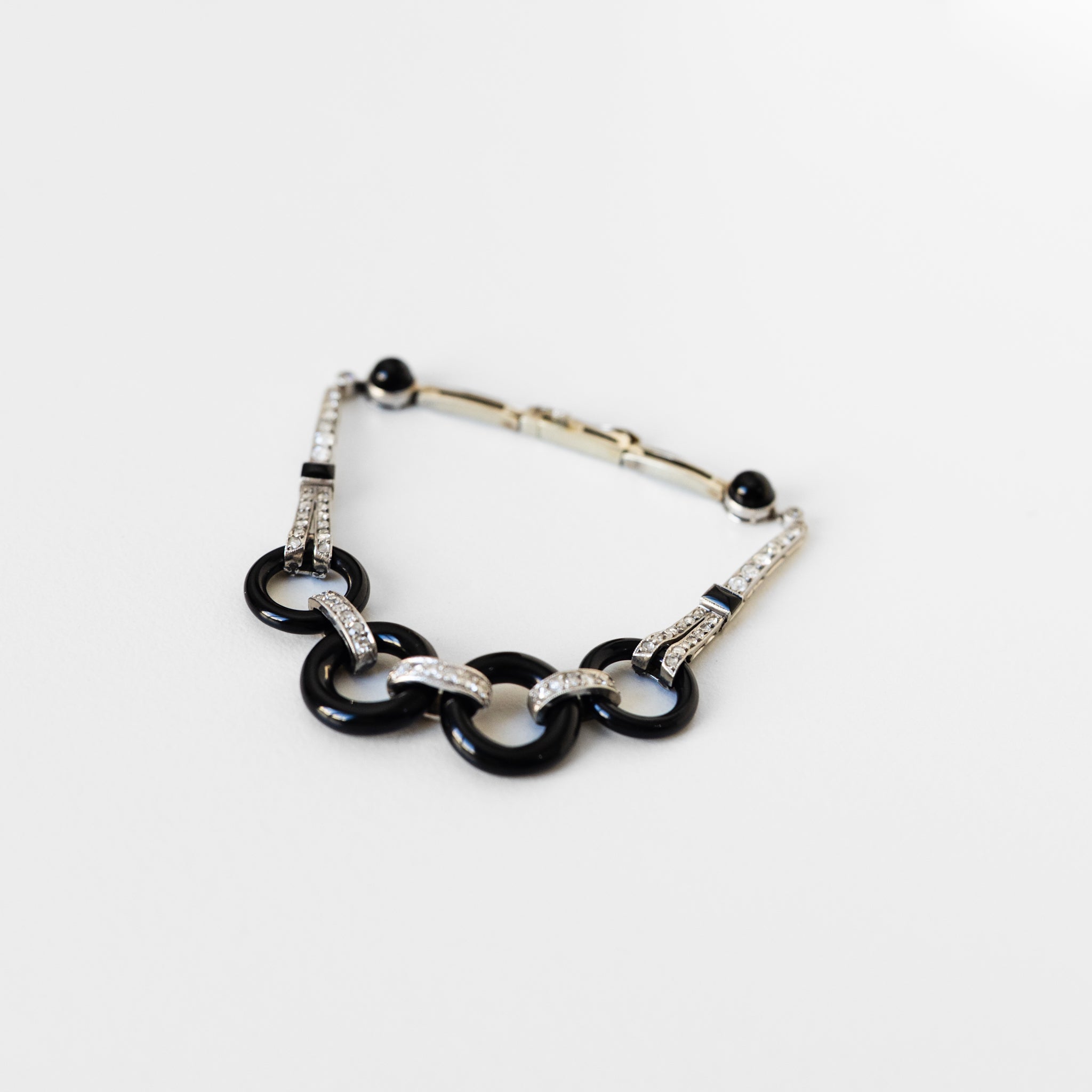 Bracelet in white gold, onyx and diamonds