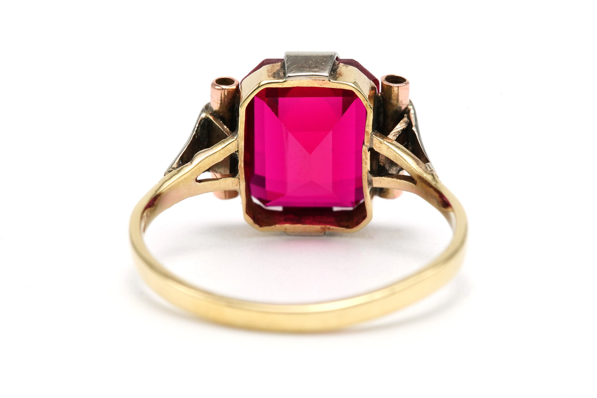 Solitaire Ring in White Gold, Yellow Gold, and Ruby