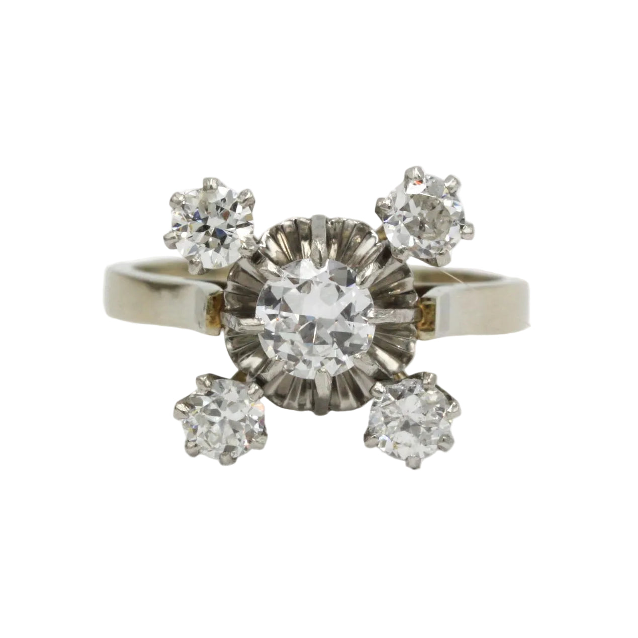 Entourage Ring in white gold, Platinum, and Diamonds