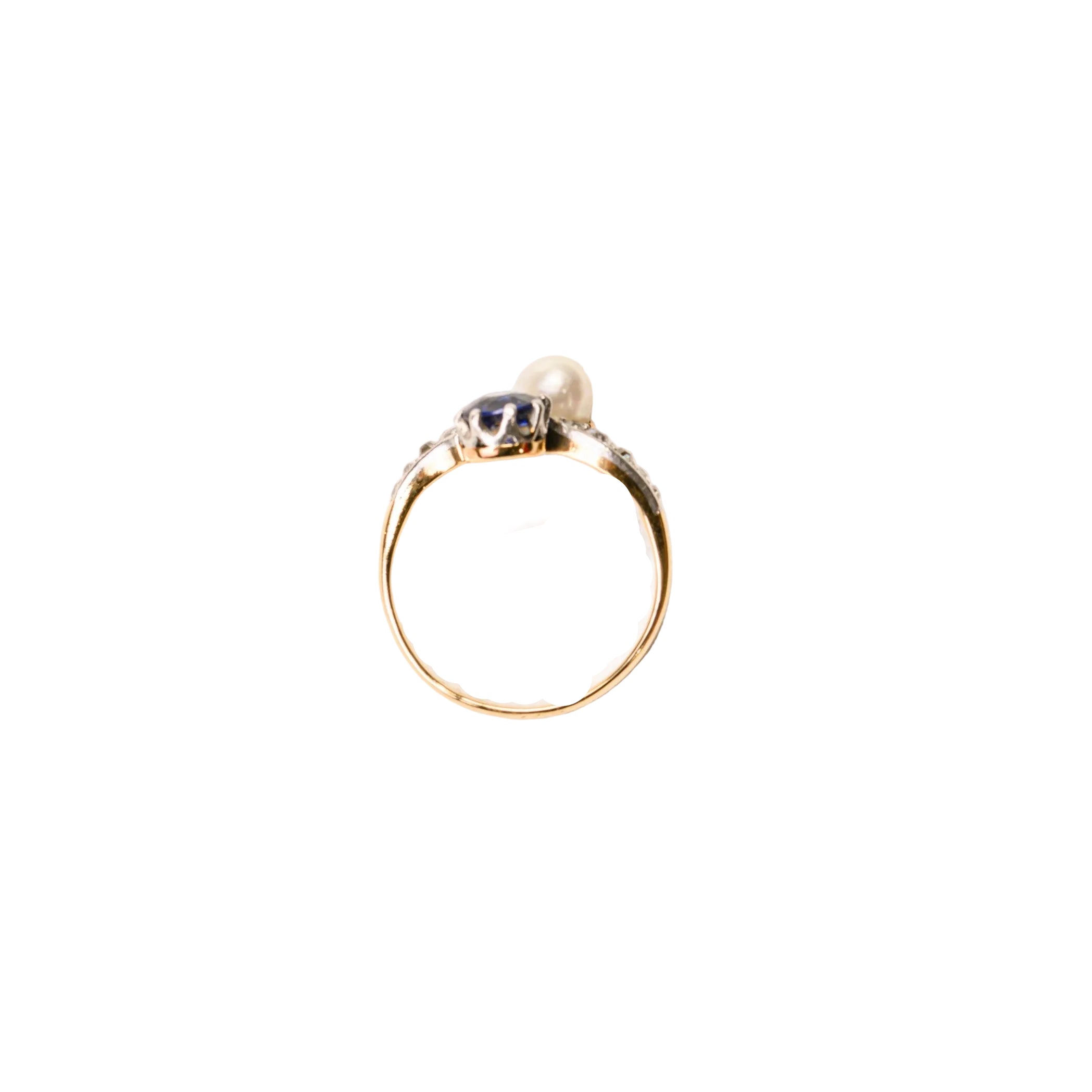 "Toi et Moi" Ring in yellow gold, platinum, sapphire, and cultured pearl