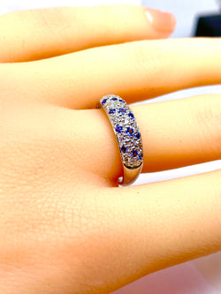 Bague Jonc en or blanc , saphirs et diamants