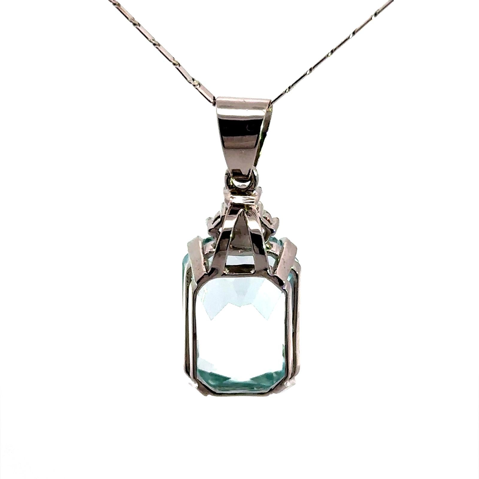 Pendentif en or blanc, aigue-marine et diamants