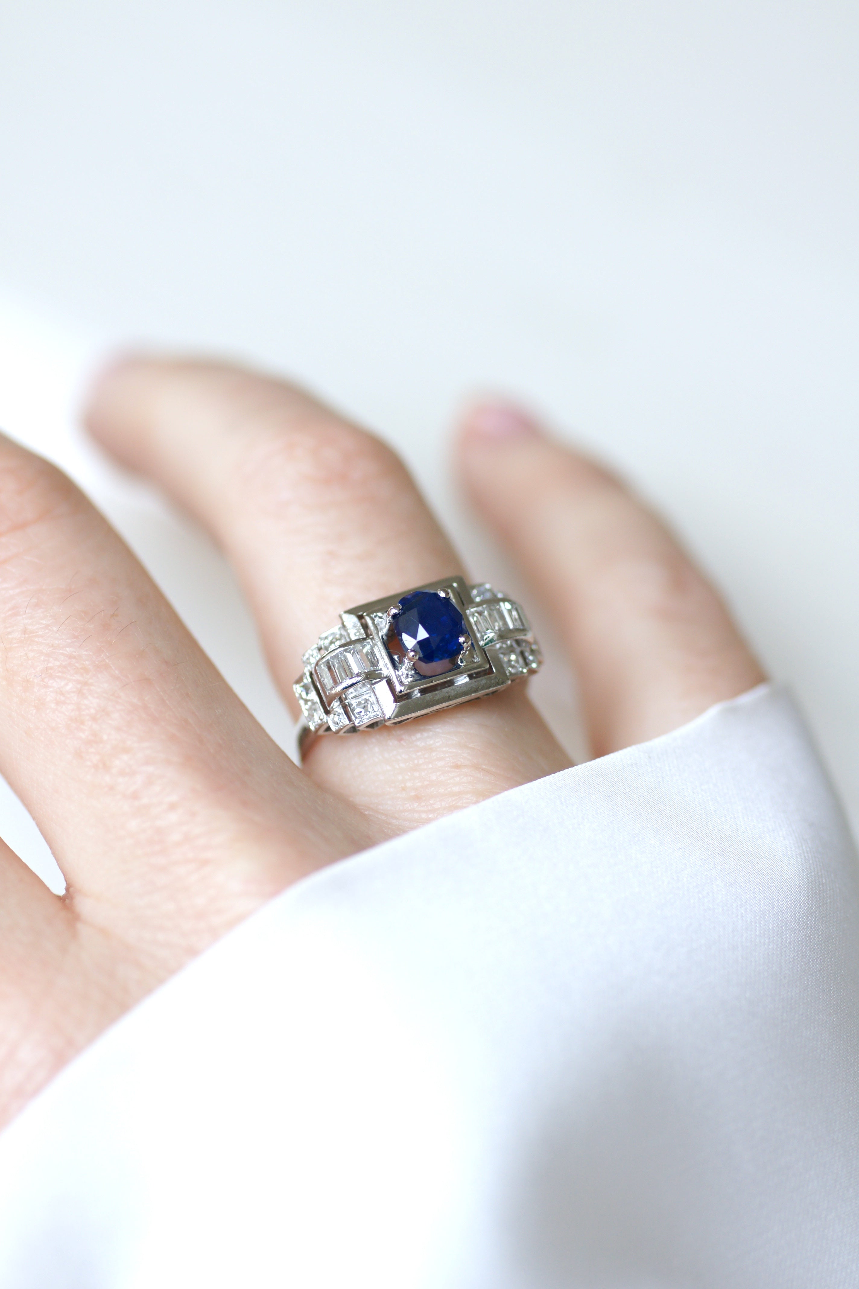 Bague Tank en platine, saphir et diamants