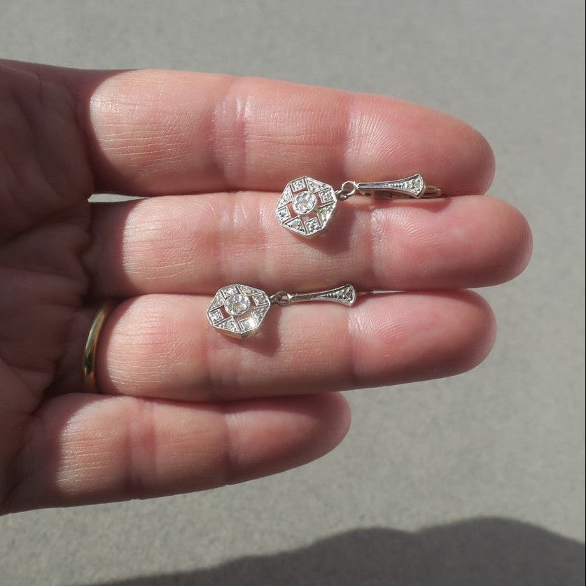 Dormeuses Pendant earrings in yellow gold, paltinium, and diamonds