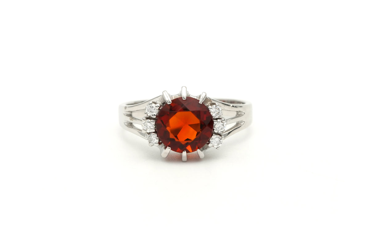 Bague Entourage en or blanc, citrine et diamants