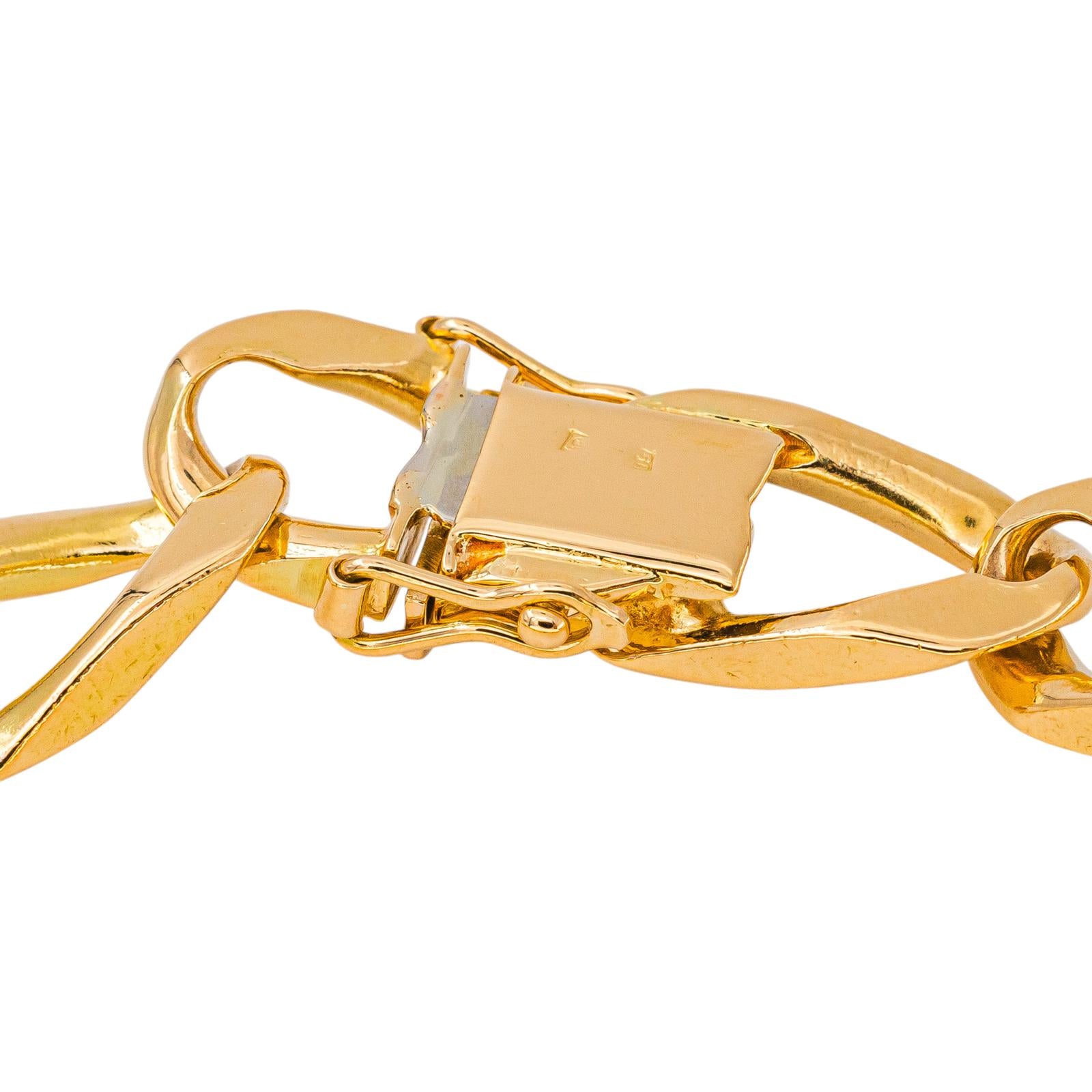 Yellow gold curb chain bracelet