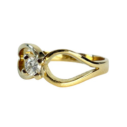 Yellow Gold Solitaire Ring with Diamond