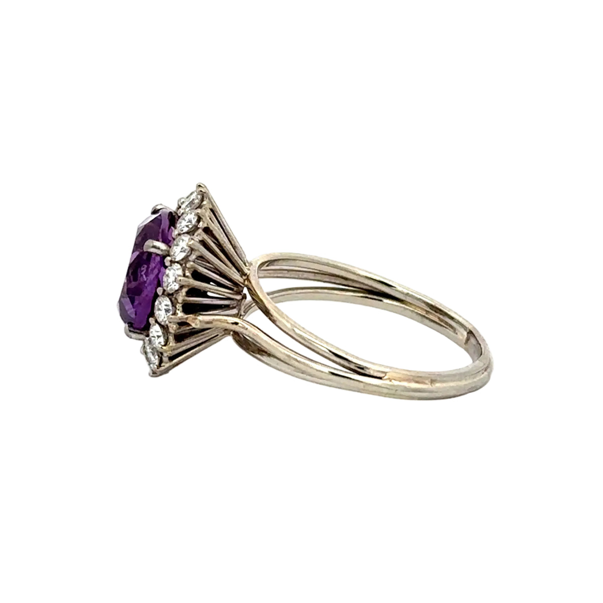 "Entourage" Ring in White Gold, Amethyst, and Diamonds