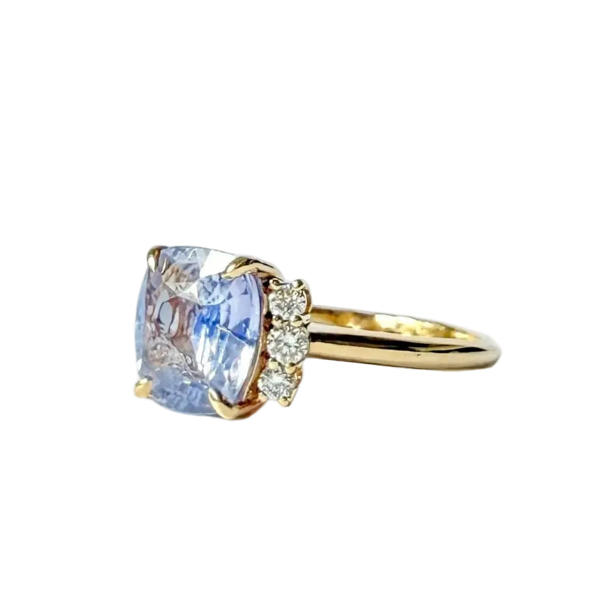 Yellow Gold Solitaire Ring with Sapphire and Diamonds