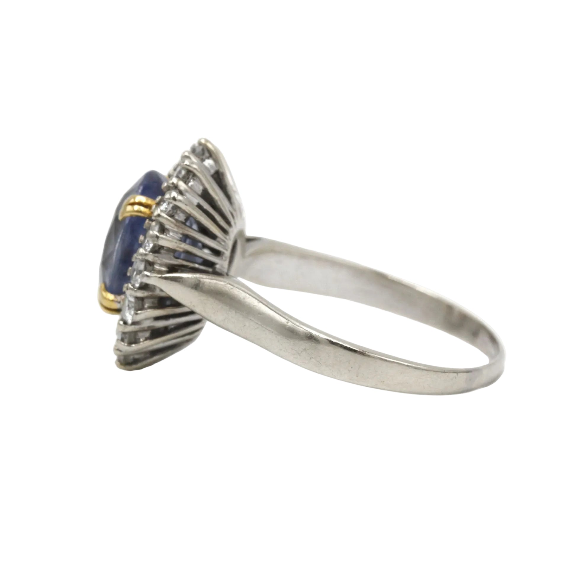 Marguerite Ring in White gold, Yellow gold, Sapphire, and Diamonds