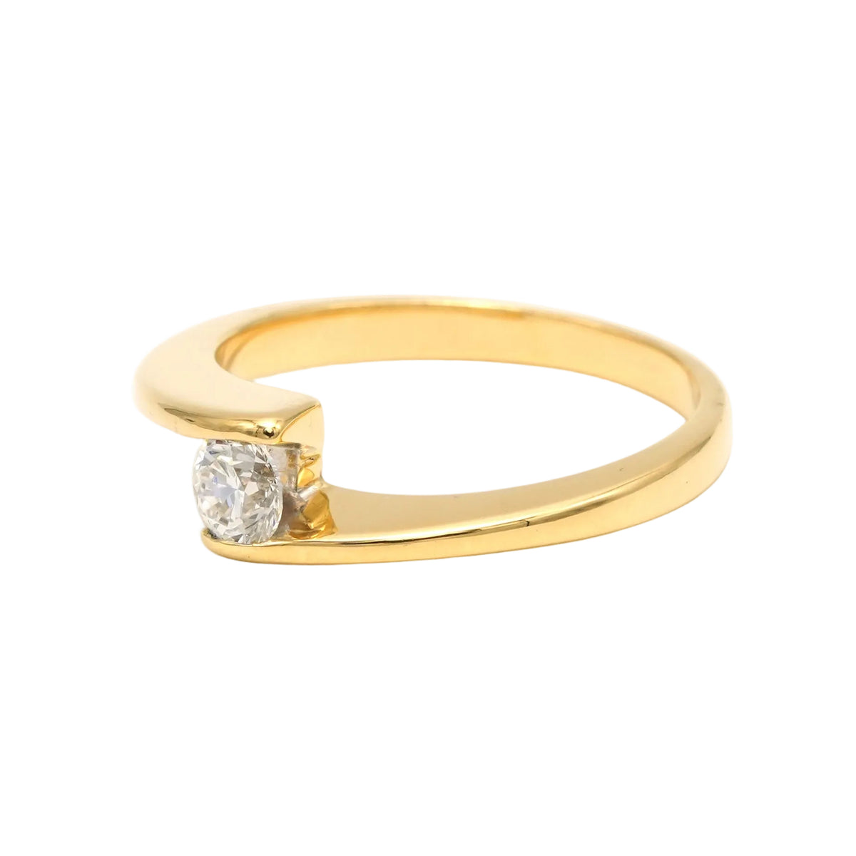 Yellow Gold Solitaire Ring with Diamond