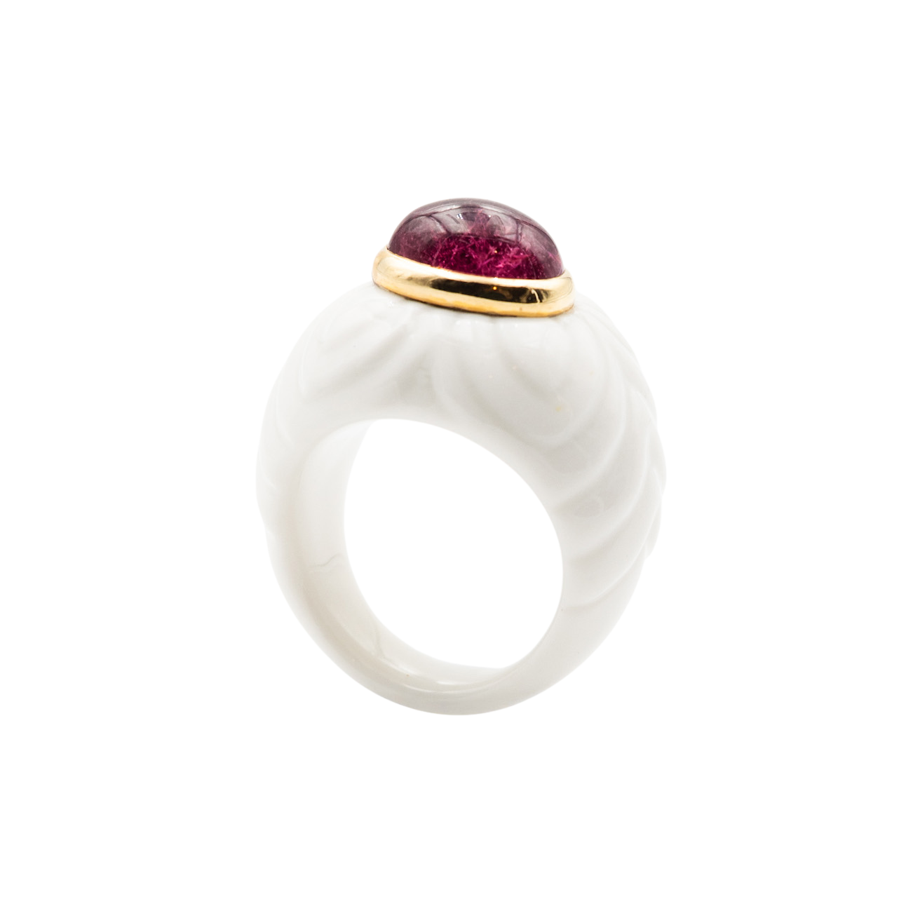 Bague Dôme BULGARI "Chandra" en céramique blanche, or jaune et tourmaline rose