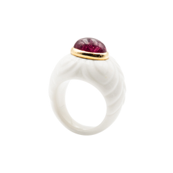 Bague Dôme BULGARI "Chandra" en céramique blanche, or jaune et tourmaline rose