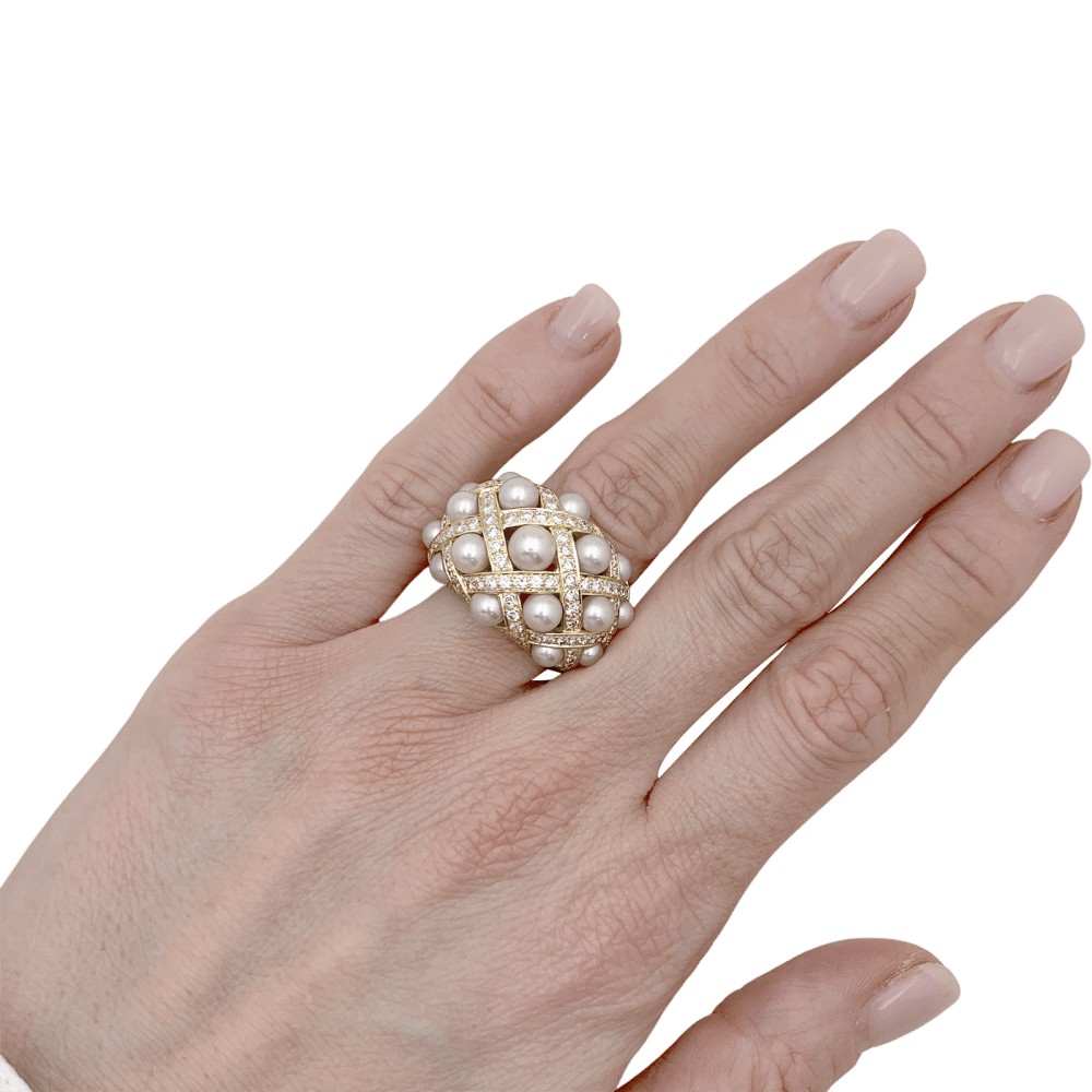 Ring Chanel, "Baroque", yellow gold, diamonds and pearls.