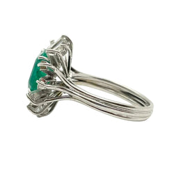 Bague Marguerite en or blanc, émeraude et diamants