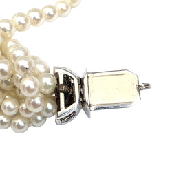White gold bracelet with pearls and diamonds