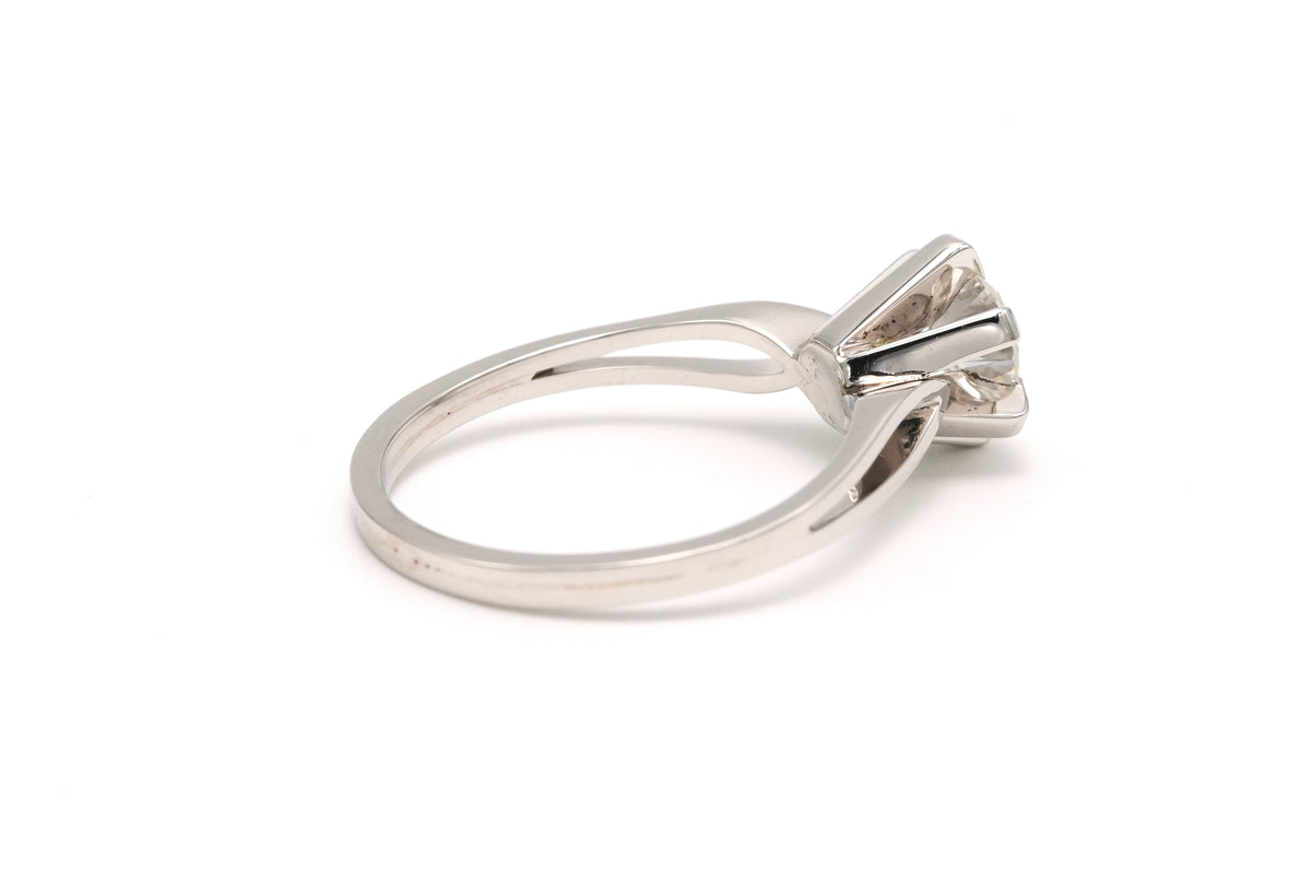Bague Solitaire en or blanc et diamants