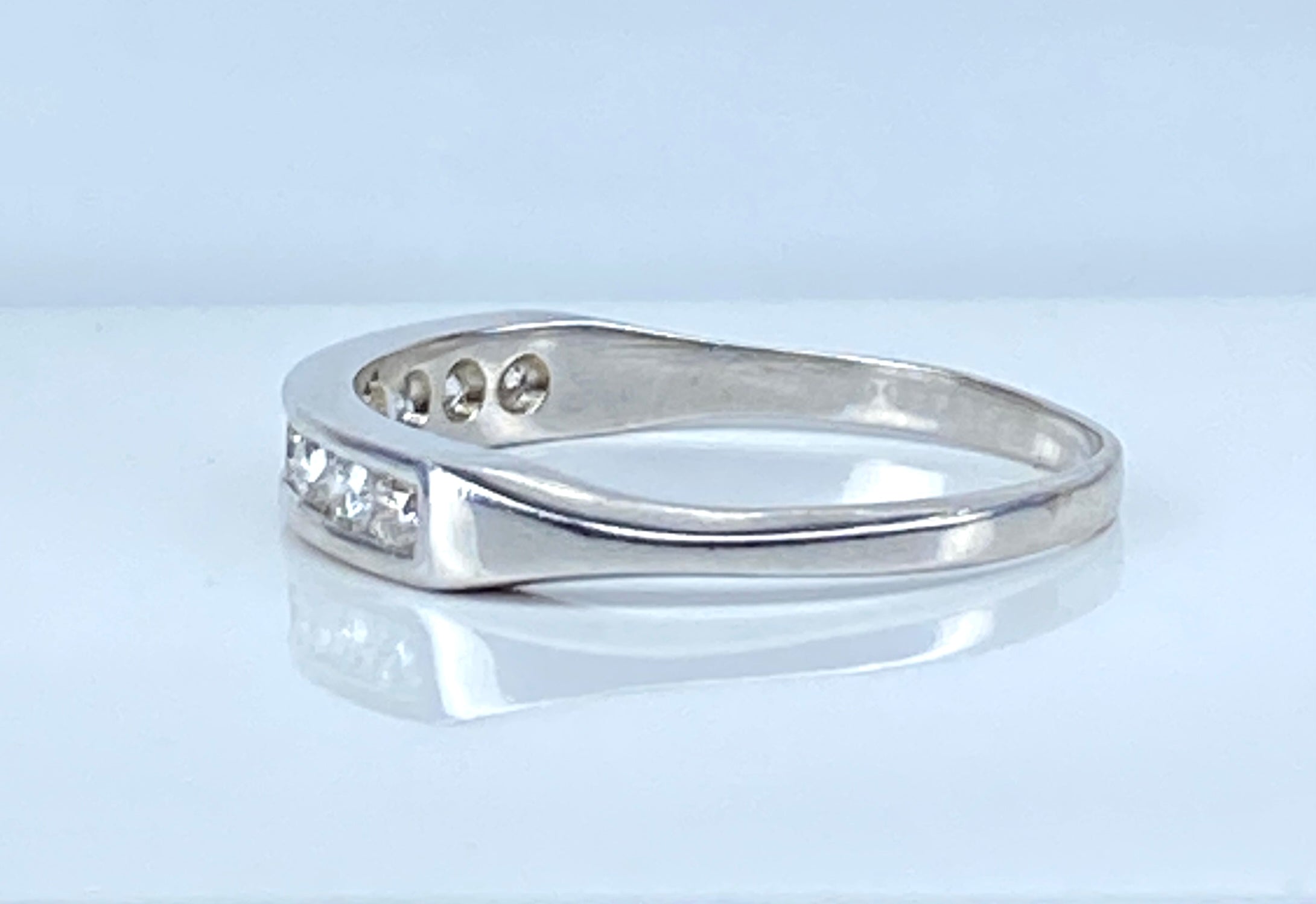 Bague Alliance en or blanc  et Diamants