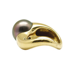Yellow Gold Solitaire Ring with a Pearl