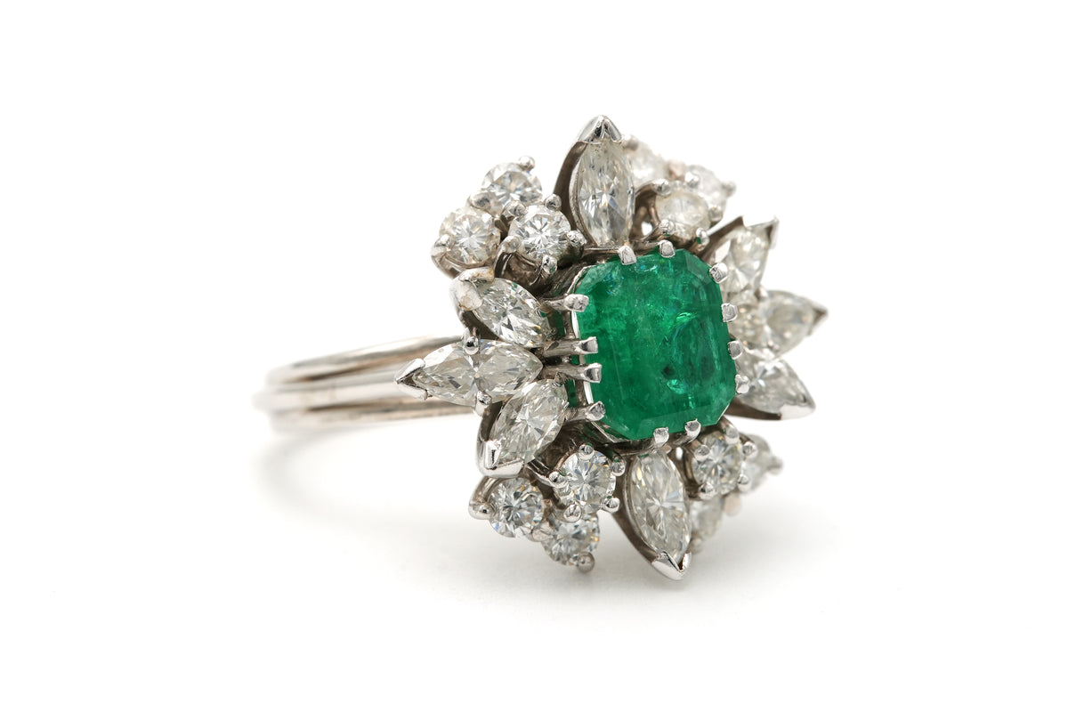 Marguerite Ring in White Gold, Emerald, and Diamonds