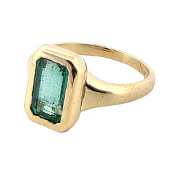 Yellow Gold Solitaire Ring with Emerald