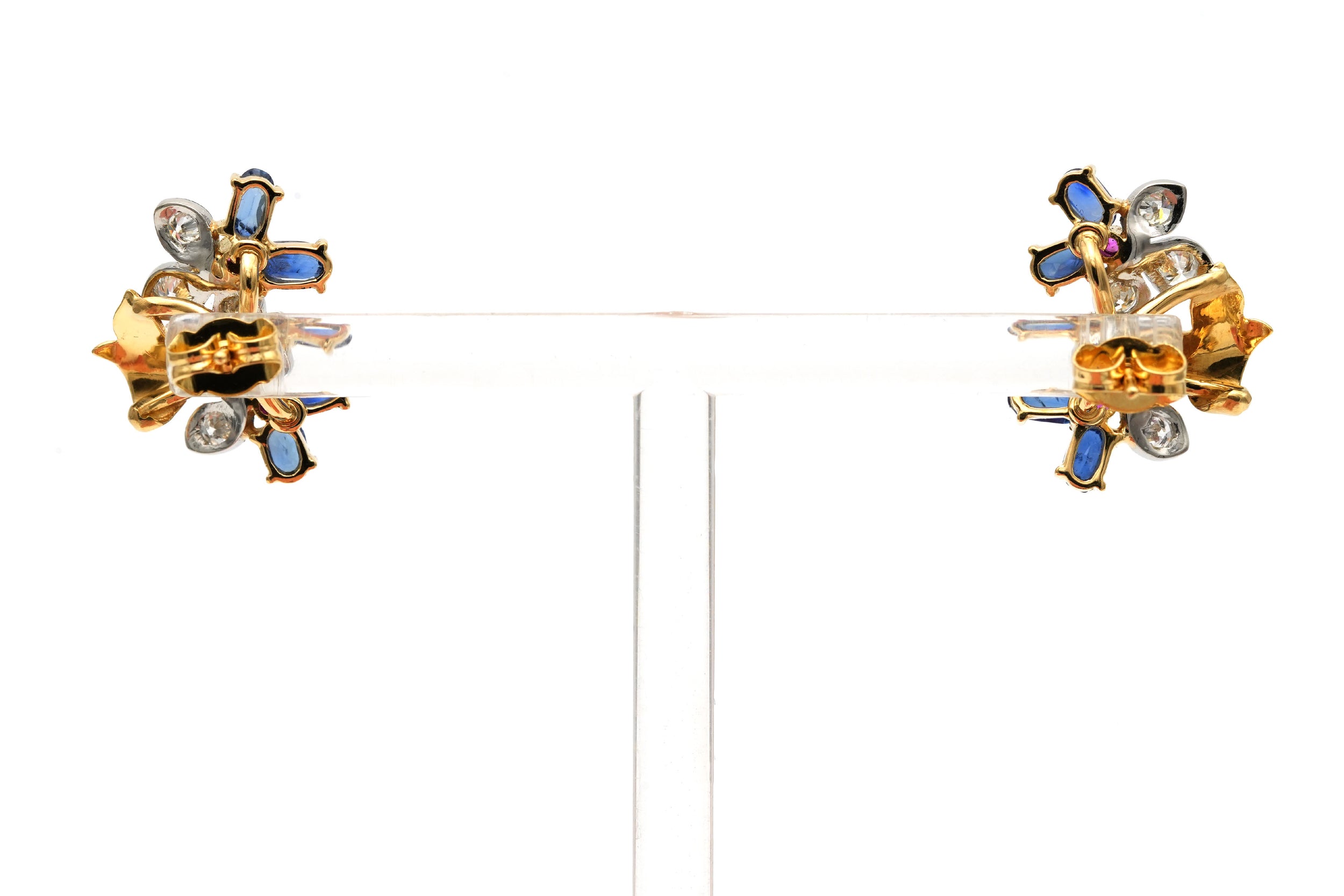 Boucles d'oreilles Puces en or jaune, rubis, saphirs et diamants
