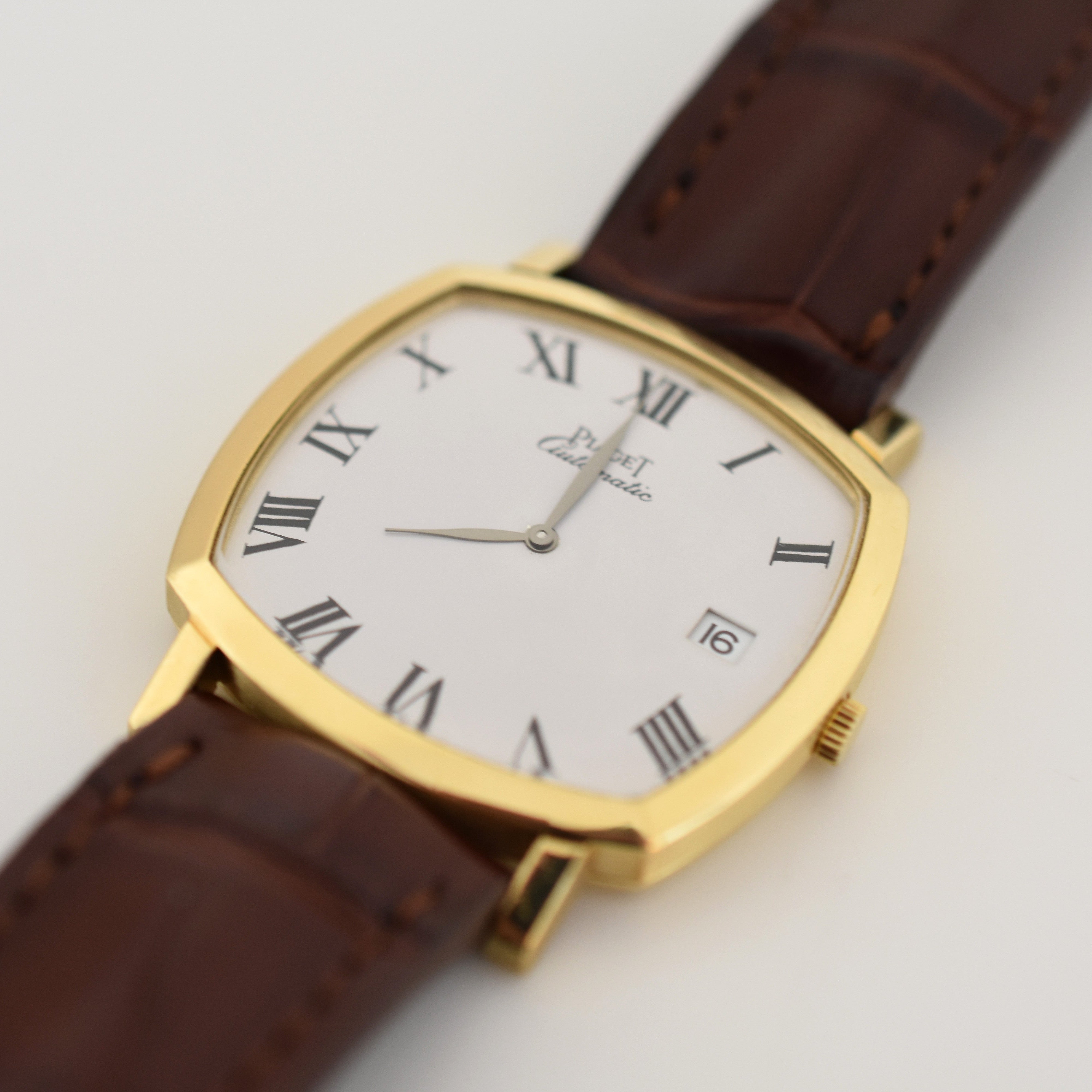 Montre PIAGET Coussin en or jaune et cuir