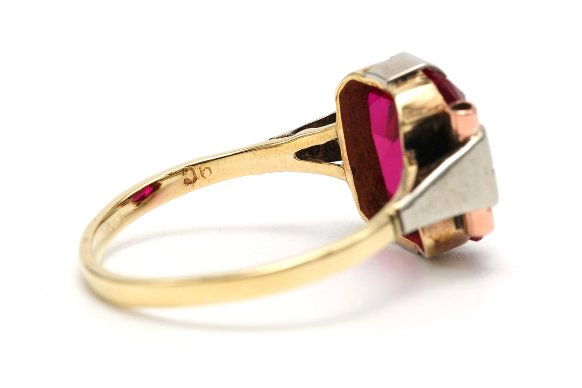 Solitaire Ring in White Gold, Yellow Gold, and Ruby